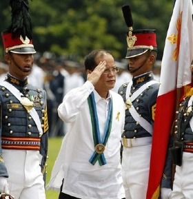 noynoy_salute