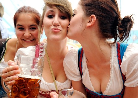 oktoberfest-girls