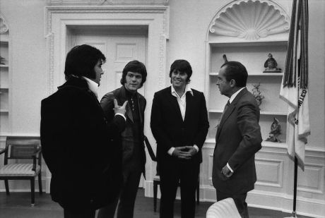richard-nixon-meeting-elvis-presley-everett