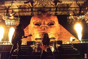 The Sphinx from the Hot In The Shade tour.