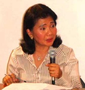 Eleanor de Borja-Palabyab, shuckin' the jive. (CBCP photo)