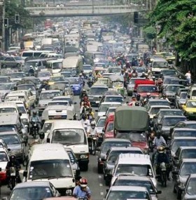 Not to be showcased to the APEC delegates: Awful traffic on a normal day in Manila.