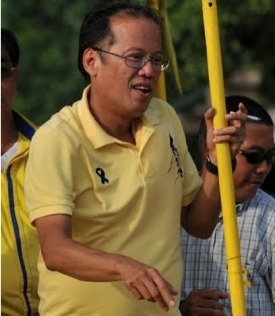 noynoy_aquino_cigarette