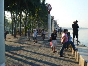 manila bay boardwalk