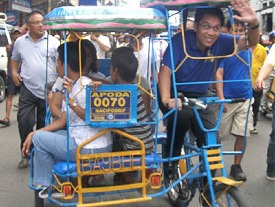 Sec. Mar Roxas counts driving people around as one of his favorite activities.