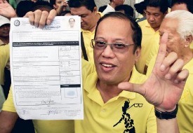 To PNoy, there are only two types of Filipinos: (1) those who wear yellow, and (2) all the rest.