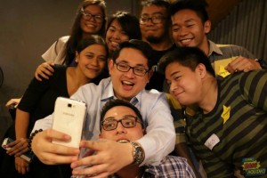 Filipino politicians lead the selfie craze.