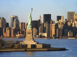 statue_of_liberty_and_manhattan_skyline_new_york2