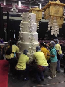 Let them eat this 7M-peso wedding cake!