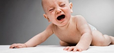 Baby boy crying --- Image by © Bernd Vogel/Corbis