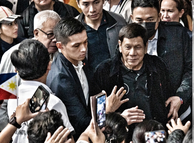 Former President Rodrigo Duterte arrested on orders of the International Criminal Court!